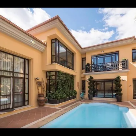 Luxury On Mistral Beach, Puerto Banus. Villa