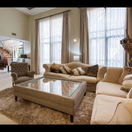 Luxury On Mistral Beach, Puerto Banus. Вилла