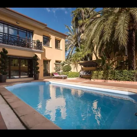 Luxury On Mistral Beach, Puerto Banus. Villa Marbella